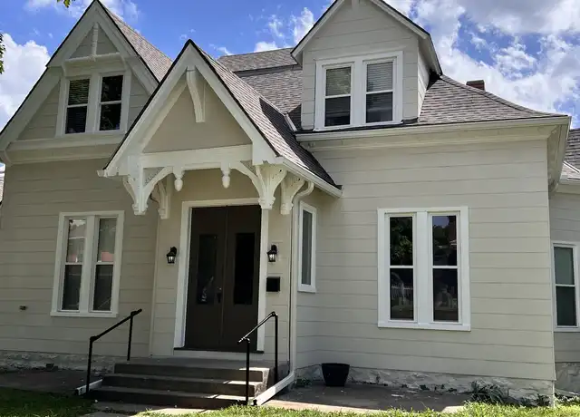 Property at 1036 Santa Fe St, Atchison, KS, 66002, 4 beds, 2 baths, [object Object]