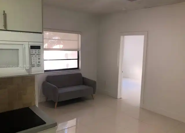 Property at 2730 Collins Ave Unit 209, Miami Beach, FL, 33140, 1 bed, 1 bath, [object Object]