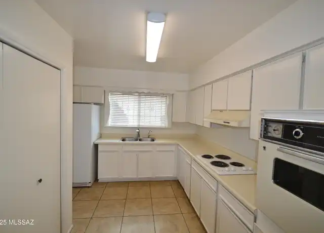Property at 4438 E Fort Lowell Rd, Tucson, AZ, 85712, 2 beds, 2 baths, [object Object]