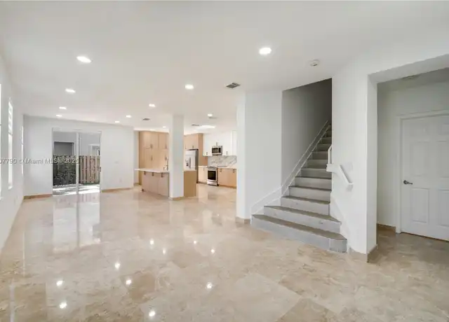 Property at 7500 NW 107th Pl #7500, Doral, FL, 33178, 4 beds, 3.5 baths, [object Object]