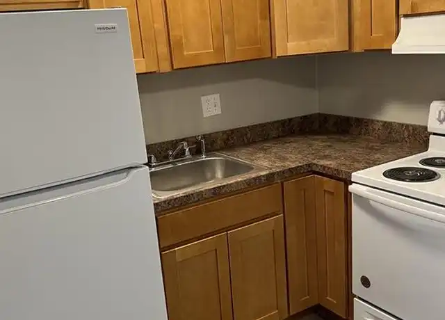 Property at 16 Niles St Unit 213, Hartford, CT, 06105, 1 bed, 1 bath, [object Object]