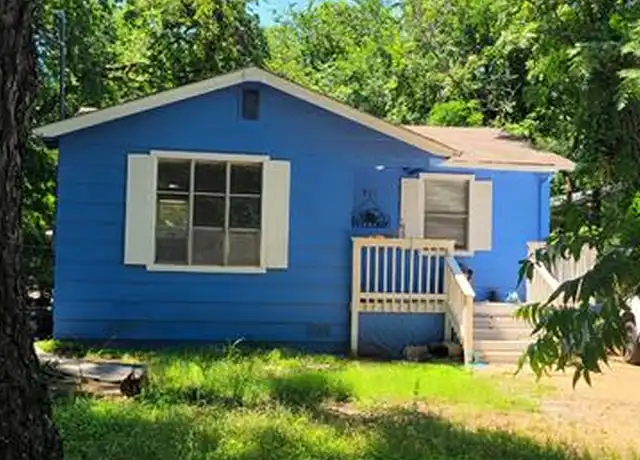 Property at 911 W Collins St, Denton, TX, 76201, 2 beds, 1 bath, [object Object]
