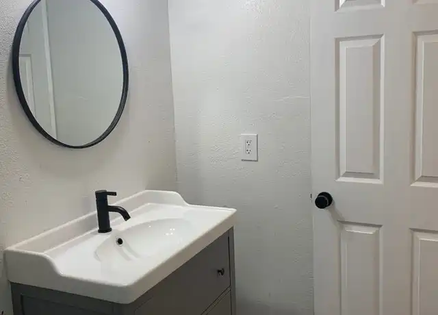 Property at 4900 Dover Cir Unit 4902, Orlando, FL, 32807, 1 bed, 1 bath, [object Object]