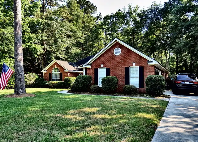 Property at 121 Laurenburg Dr, Richmond Hill, GA, 31324, 4 beds, 2 baths, [object Object]