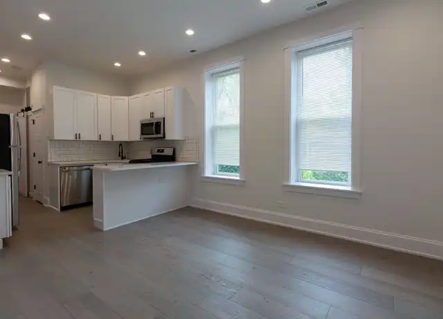 Property at 2618 W Evergreen Ave Unit 1 Rear, Chicago, IL, 60622, 1 bed, 1 bath, [object Object]