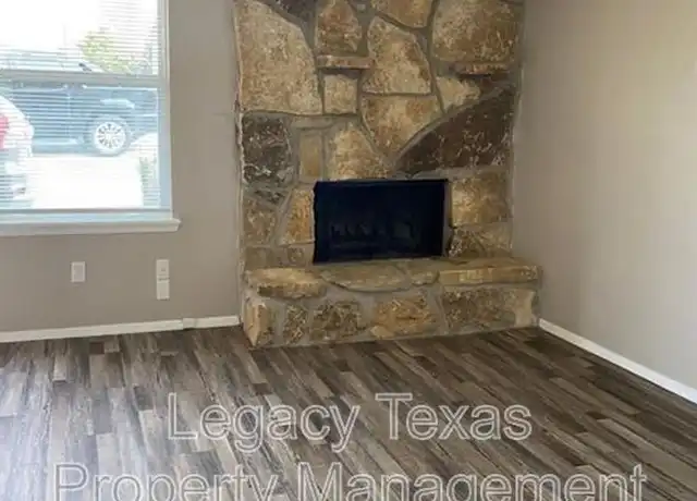 Property at 1608 Sun Valley Dr, Cleburne, TX, 76033, 2 beds, 1.5 baths, [object Object]