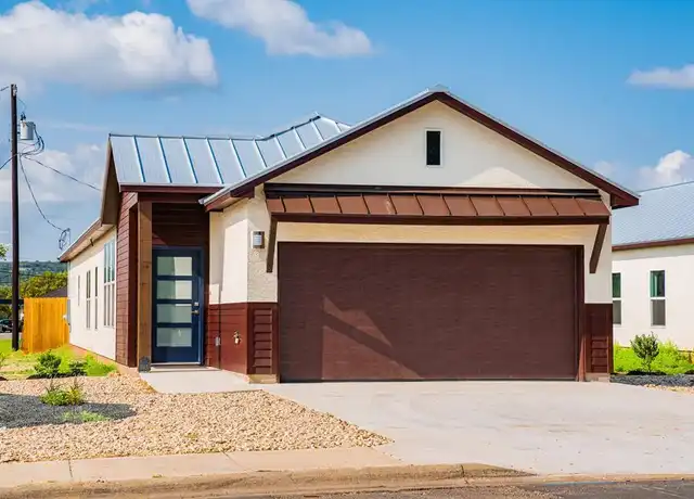 Property at 1105 Lois St, Kerrville, TX, 78028, 3 beds, 2 baths, [object Object]
