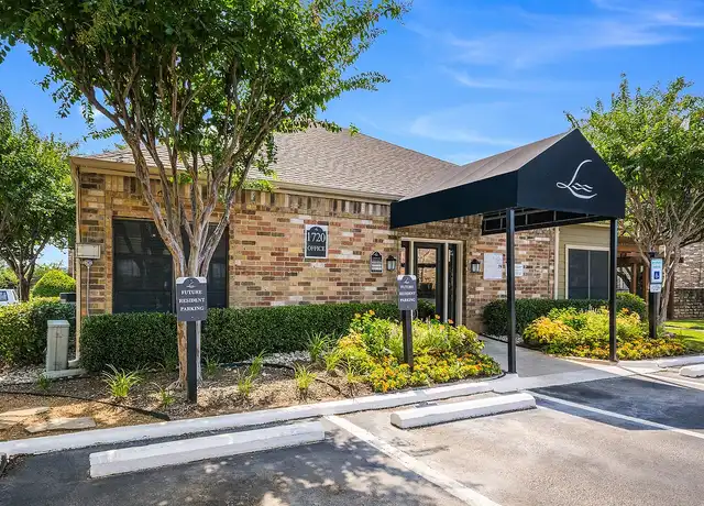 Property at Lakeridge - 1720 Valley View Ln, Irving, TX, 75061, 1-2 bed, 1-2 bath, [object Object]