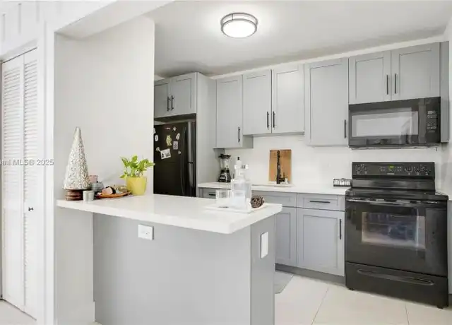 Property at 1750 NE 144th St Unit B, Miami, FL, 33181, 1 bed, 1 bath, [object Object]