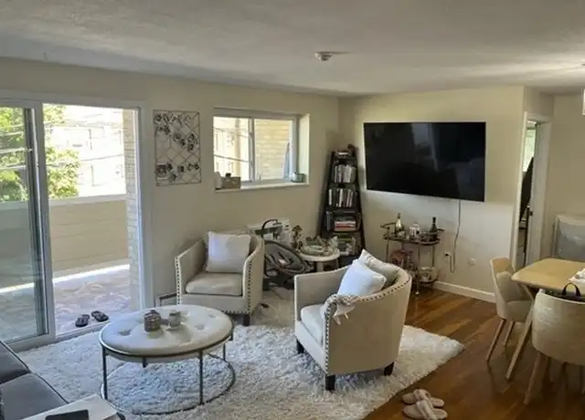 Property at 91 Washington St #10, Quincy, MA, 02169, 2 beds, 1 bath, [object Object]