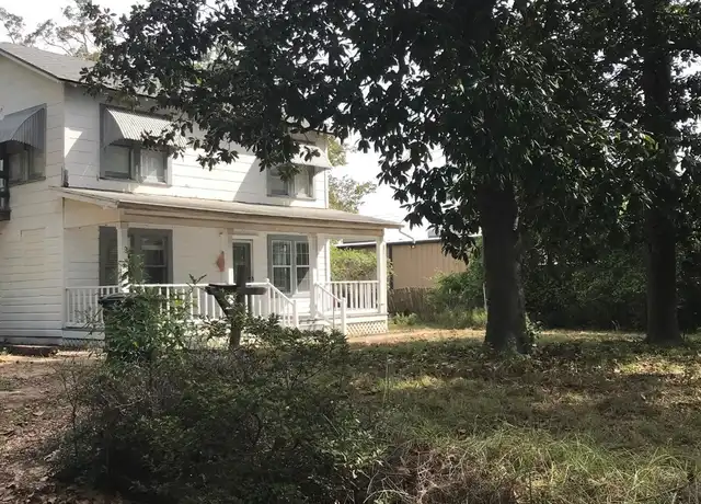 Property at 2909 Sam Houston Ave, Huntsville, TX, 77340, 4 beds, 2 baths, [object Object]