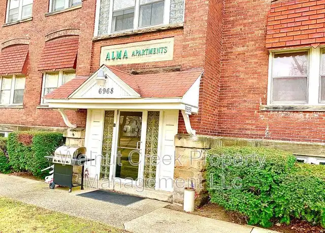 Property at 6968 Lake Ave Apt 3, Elyria, OH, 44035, 1 bed, 1 bath, [object Object]