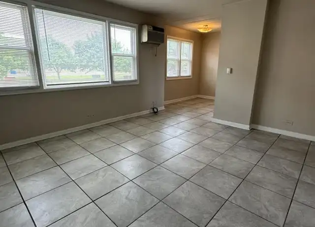Property at 3810 25th Ave, Schiller Park, IL, 60176, 1 bed, 1 bath, [object Object]
