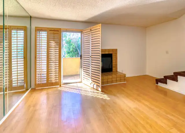 Property at 1040 N Gardner St, West Hollywood, CA, 90046, 2 beds, 2.5 baths, [object Object]