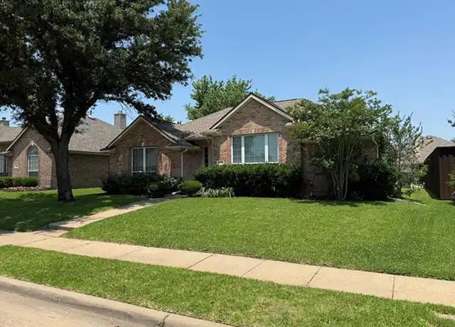 Property at 10810 Camelot Dr, Frisco, TX, 75035, 4 beds, 2 baths, [object Object]