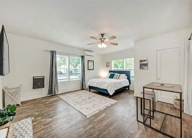 Property at 915 W 21st St Unit 6, Austin, TX, 78705, 0 beds, 1 bath, [object Object]