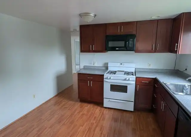 Property at 105 Kirkpatrick St Apt 3, East Syracuse, NY, 13057, 2 beds, 1 bath, [object Object]