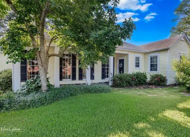 Property at 770 Delaware St, Shreveport, LA, 71106, 3 beds, 2.5 baths, [object Object]