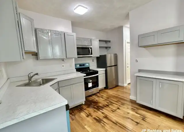 Property at 39 Boynton St, Jamaica Plain, MA, 02130, 1 bed, 1 bath, [object Object]