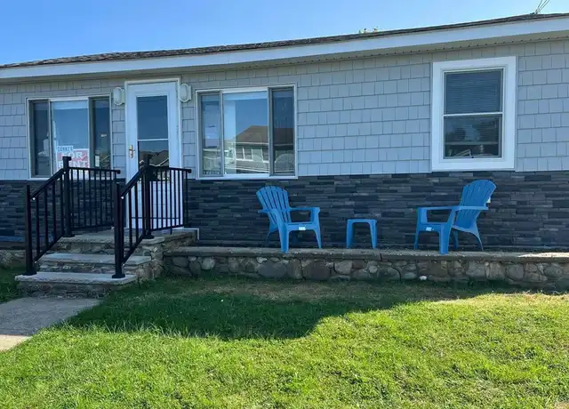 Property at 4 Angell Rd, Narragansett, RI, 02882, 3 beds, 1 bath, [object Object]