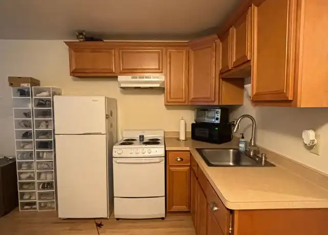 Property at 2030 N Oakland Ave Unit 103, Milwaukee, WI, 53202, 1 bed, 1 bath, [object Object]