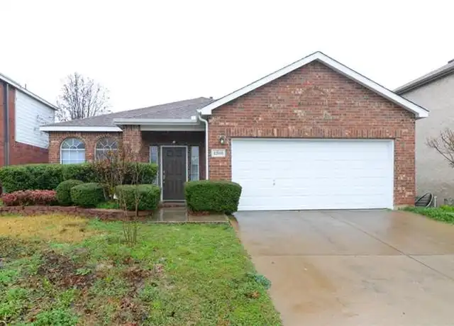 Property at 12661 Oakwood Cir, Euless, TX, 76040, 3 beds, 2 baths, [object Object]