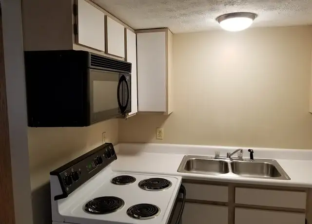 Photo of 409 Brown St, Akron, OH 44311