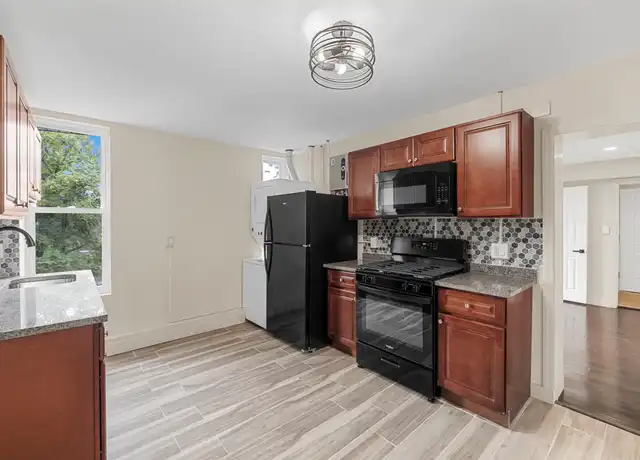 Property at 135 3rd St Unit 3, Newburgh, NY, 12550, 3 beds, 1 bath, [object Object]