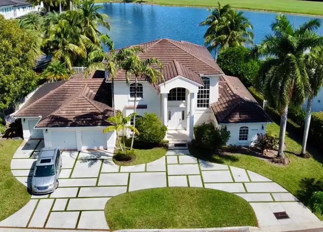 Property at 5023 NW 94th Doral Pl, Doral, FL, 33178, 5 beds, 4 baths, [object Object]