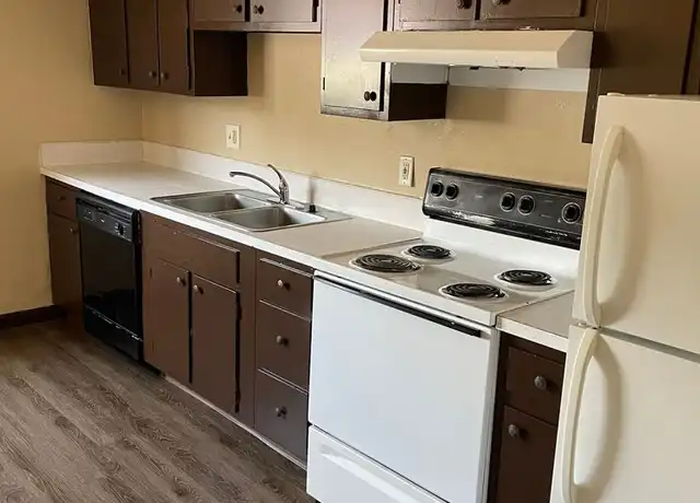 Property at 1601 30th St NW Unit 1610 8, Cedar Rapids, IA, 52405, 2 beds, 1.5 baths, [object Object]
