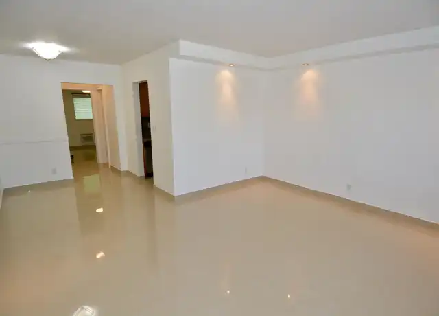 Property at 2000 NE 51st Ct #103, Fort Lauderdale, FL, 33308, 1 bed, 1 bath, [object Object]