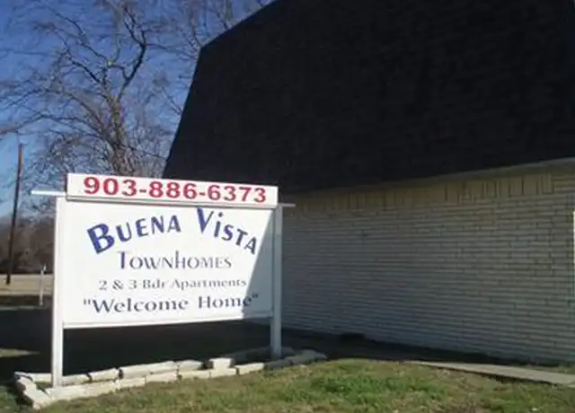 Property at 1004 Park St, Commerce, TX, 75428, 2 beds, 1.5 baths, [object Object]