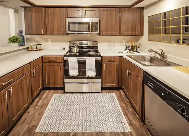 Property at Castle Point - 18011 Cleveland Rd, South Bend, IN, 46637, 1 bed, 1 bath, [object Object]