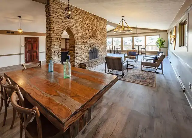 Property at Castle Point - 18011 Cleveland Rd, South Bend, IN, 46637, 1 bed, 1 bath, [object Object]