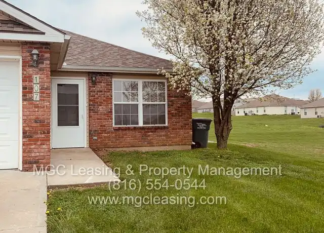 Property at 107 Golfview Dr, Pleasant Hill, MO, 64080, 3 beds, 2 baths, [object Object]
