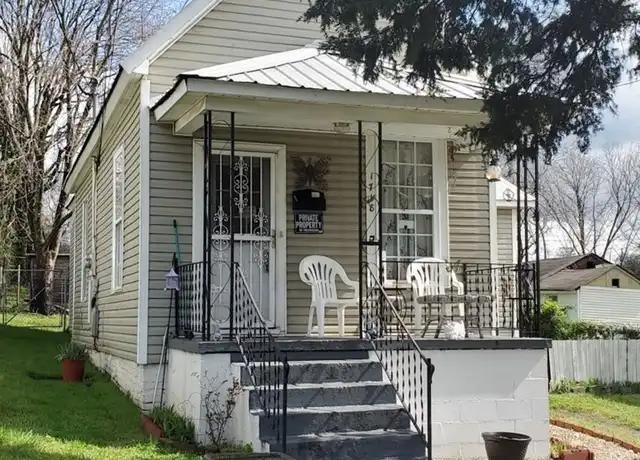 Property at 1718 Worth St, Knoxville, TN, 37917, 2 beds, 1 bath, [object Object]