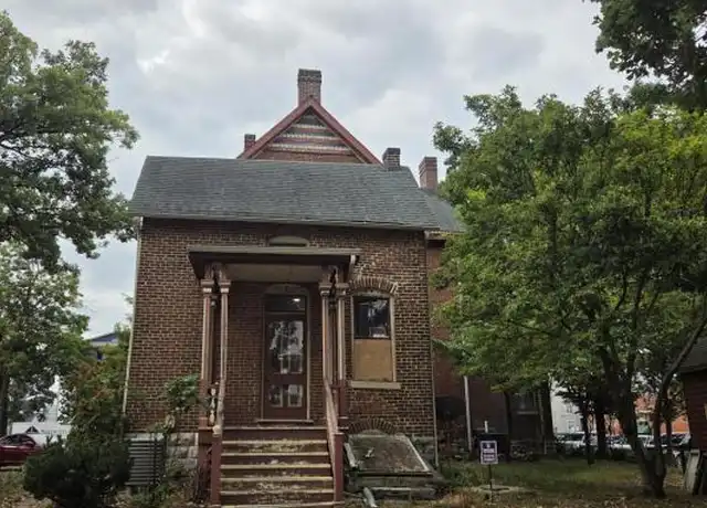 Property at 435 E Walnut St Unit 435 Walnut Summer House, Springfield, MO, 65806, 1 bed, 1 bath, [object Object]