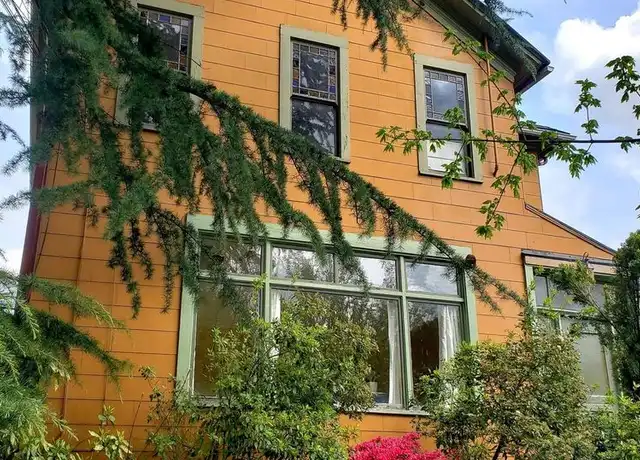 Property at 4022 S Corbett Ave Unit 3, Portland, OR, 97239, 1 bed, 1 bath, [object Object]