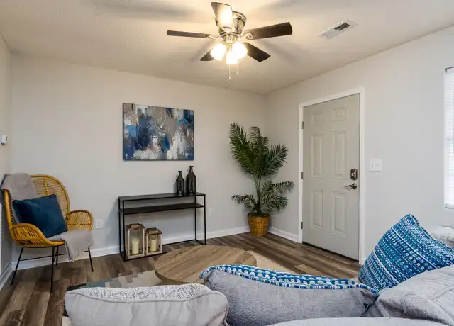 Property at 106 Reeser Rd Unit 04, Johnson City, TN, 37601, 2 beds, 1 bath, [object Object]