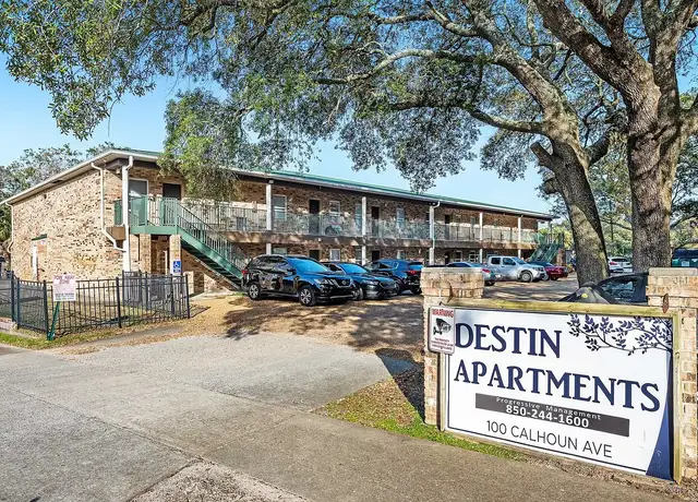 Photo of 100 Calhoun Ave, Destin, FL 32541