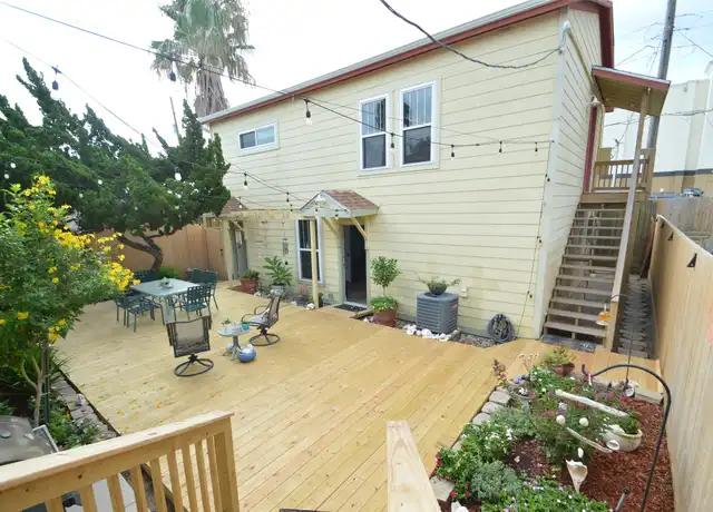 Property at 1725 Avenue O Unit REAR, Galveston, TX, 77550, 2 beds, 1 bath, [object Object]