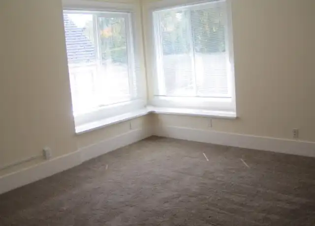 Property at 4736 18th Ave NE Unit 3-B, Seattle, WA, 98105, 1 bed, 3 baths, [object Object]