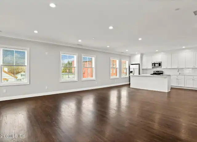 Property at 4 Armonk St Unit 3, Greenwich, CT, 06830, 2 beds, 2 baths, [object Object]