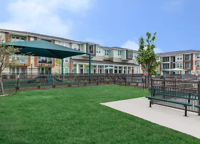 Property at Green Oaks Apartments - 1475 Gears Rd, Houston, TX, 77067, 1-3 bed, 1-2 bath, [object Object]