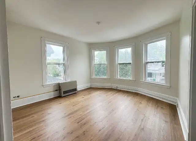 Property at 119 Winter St Unit Upstairs, Auburn, ME, 04210, 4 beds, 1 bath, [object Object]