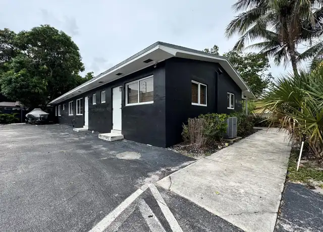 Property at 500 SW 3rd Ave, Fort Lauderdale, FL, 33315, 4 beds, 2.5 baths, [object Object]