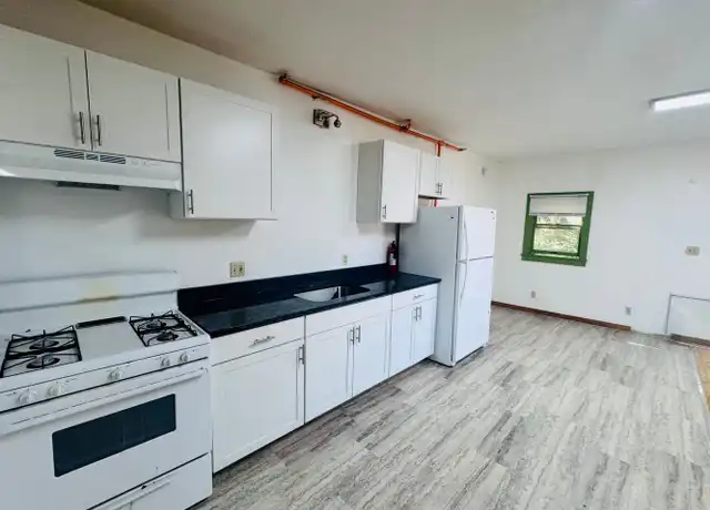 Property at 156 Main St Unit 3, Newmarket, NH, 03857, 3 beds, 1 bath, [object Object]
