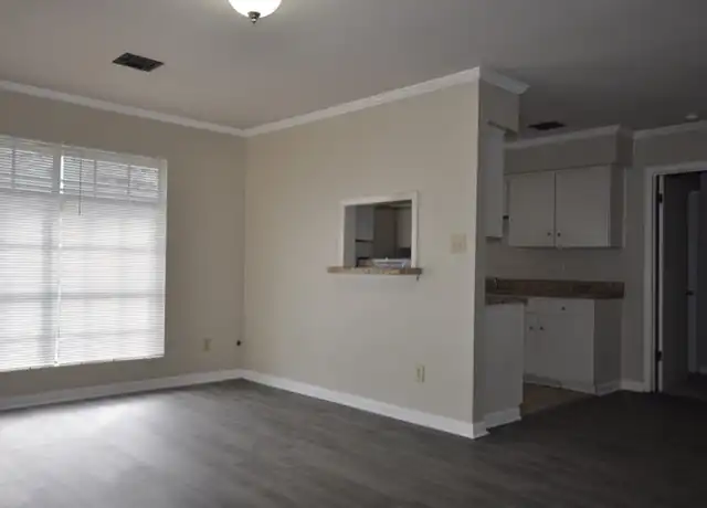 Property at 107 Antoinette St, Lafayette, LA, 70503, 2 beds, 1 bath, [object Object]
