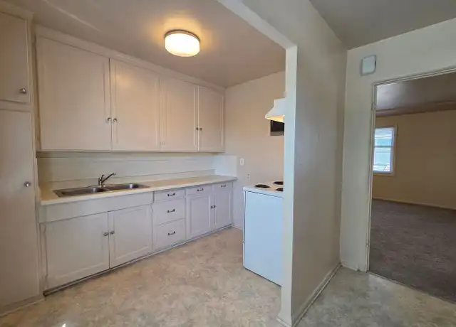 Property at 108 N Buchanan Ave Unit 302, Wenatchee, WA, 98801, 2 beds, 1 bath, [object Object]