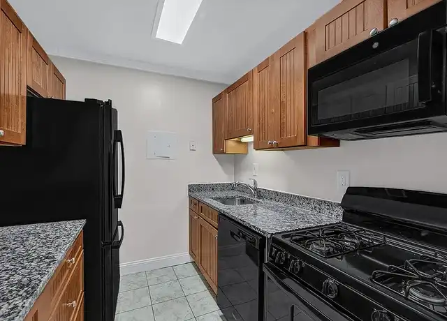 Property at Middlebrooke Apartments - 5015 Battery Ln, Bethesda, MD, 20814, 1 bed, 1 bath, [object Object]